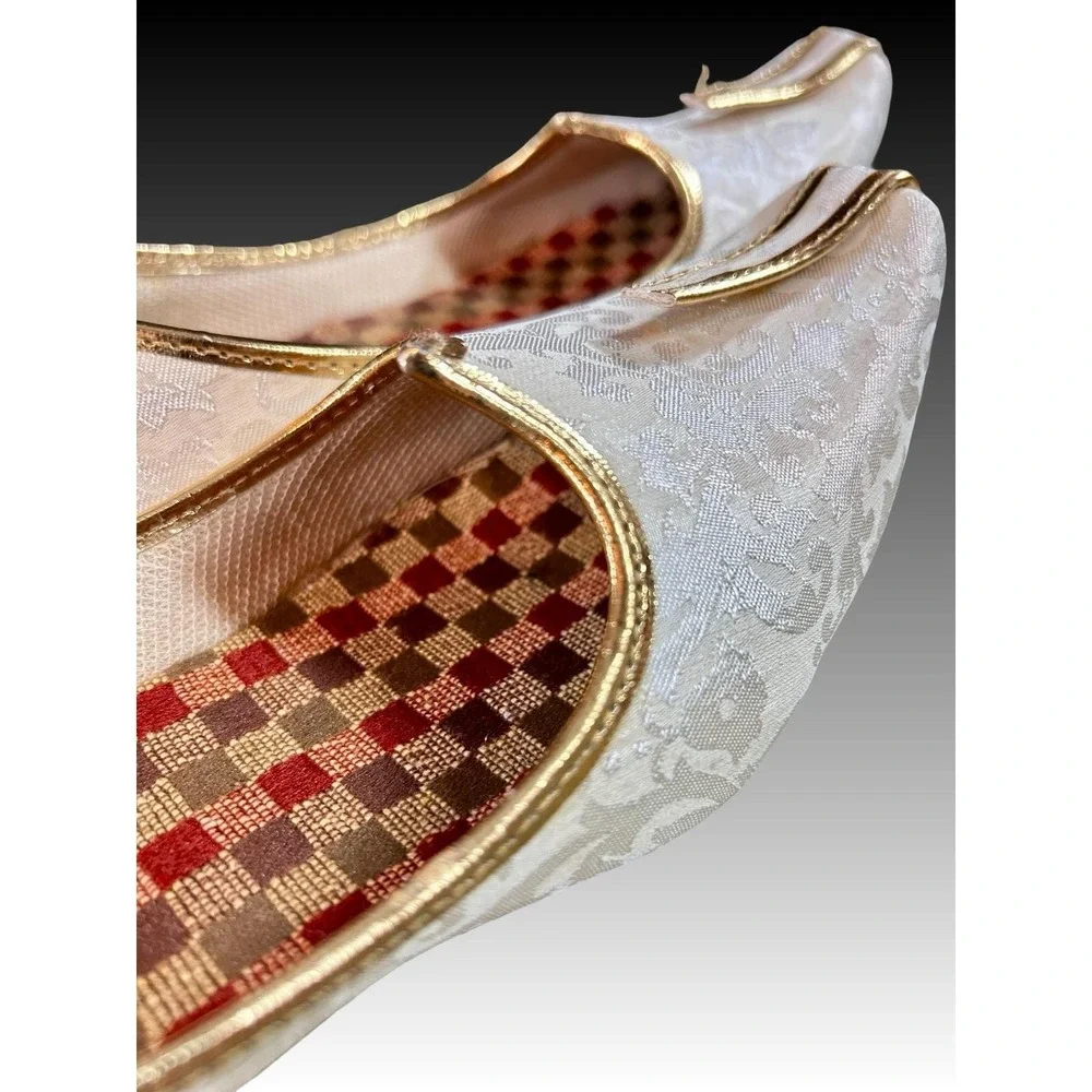Traditional Cream Gold Brocade Mojari Jutti‎ Indian Ethnic